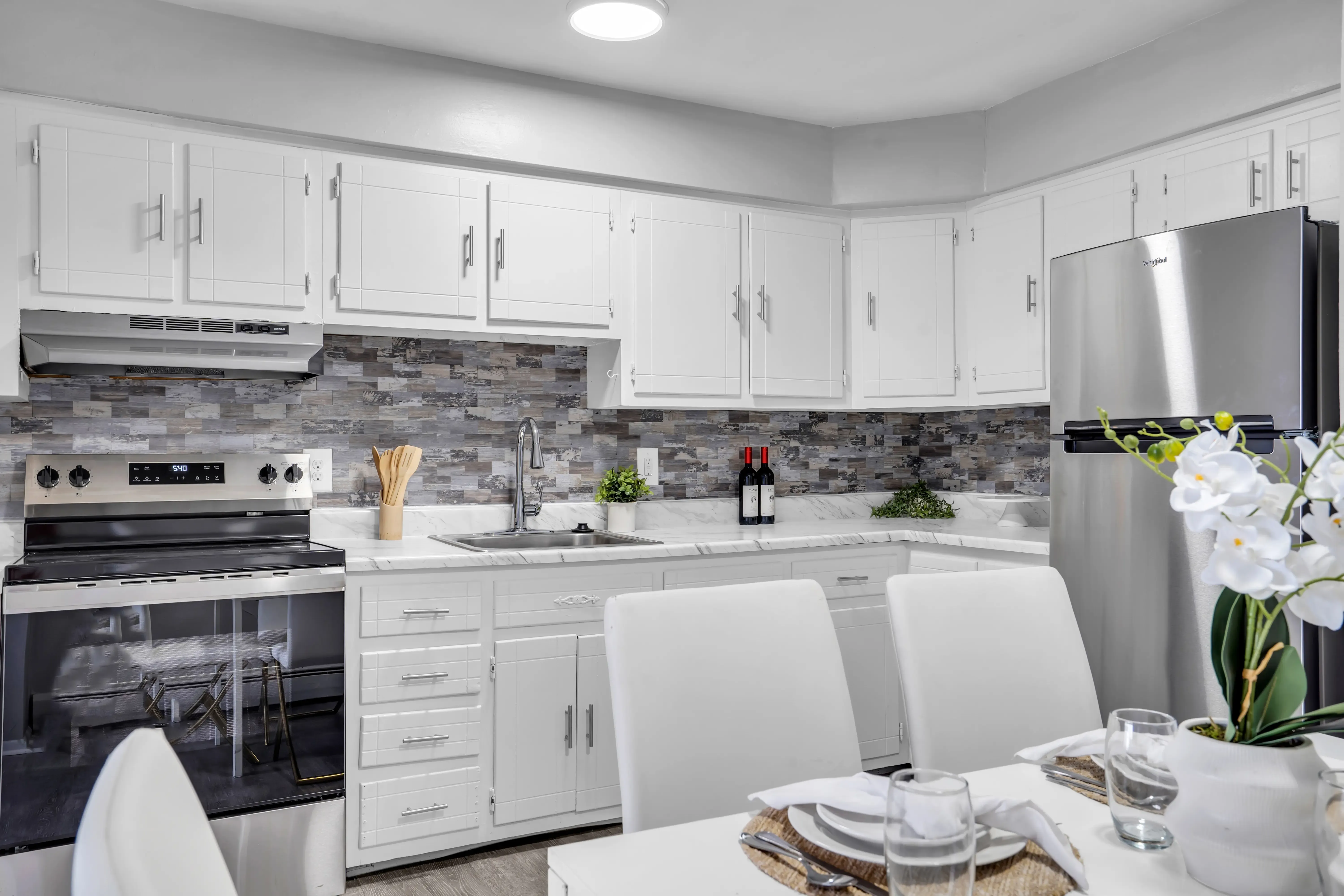 Town Bank Manor Apartments — photo 13